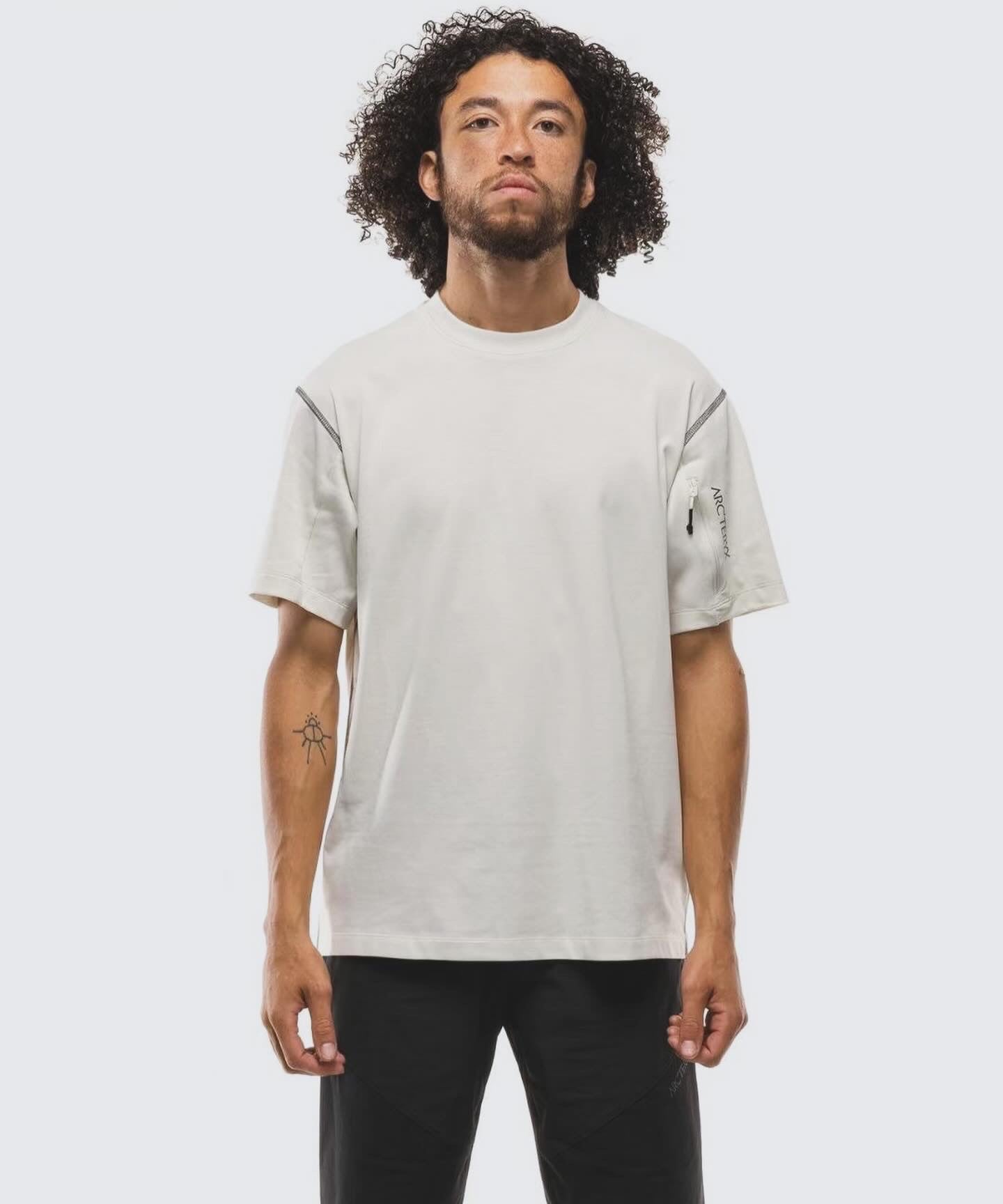 Arcteryx 吸汗速乾tee