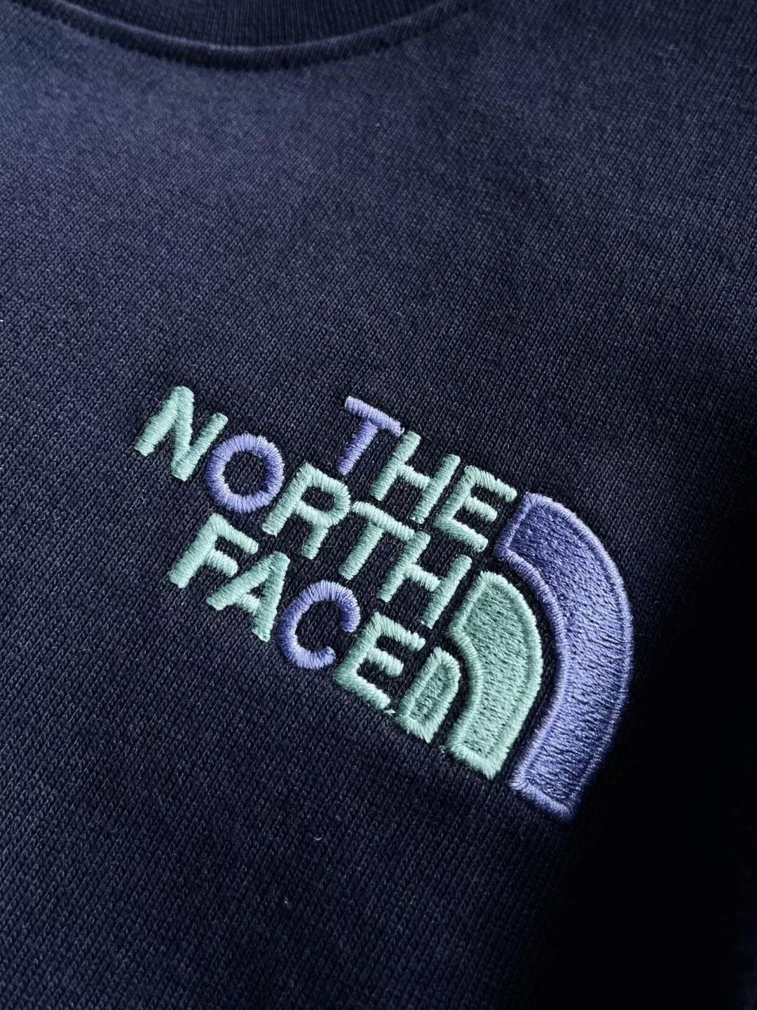 TNF Clot 刺繡tee