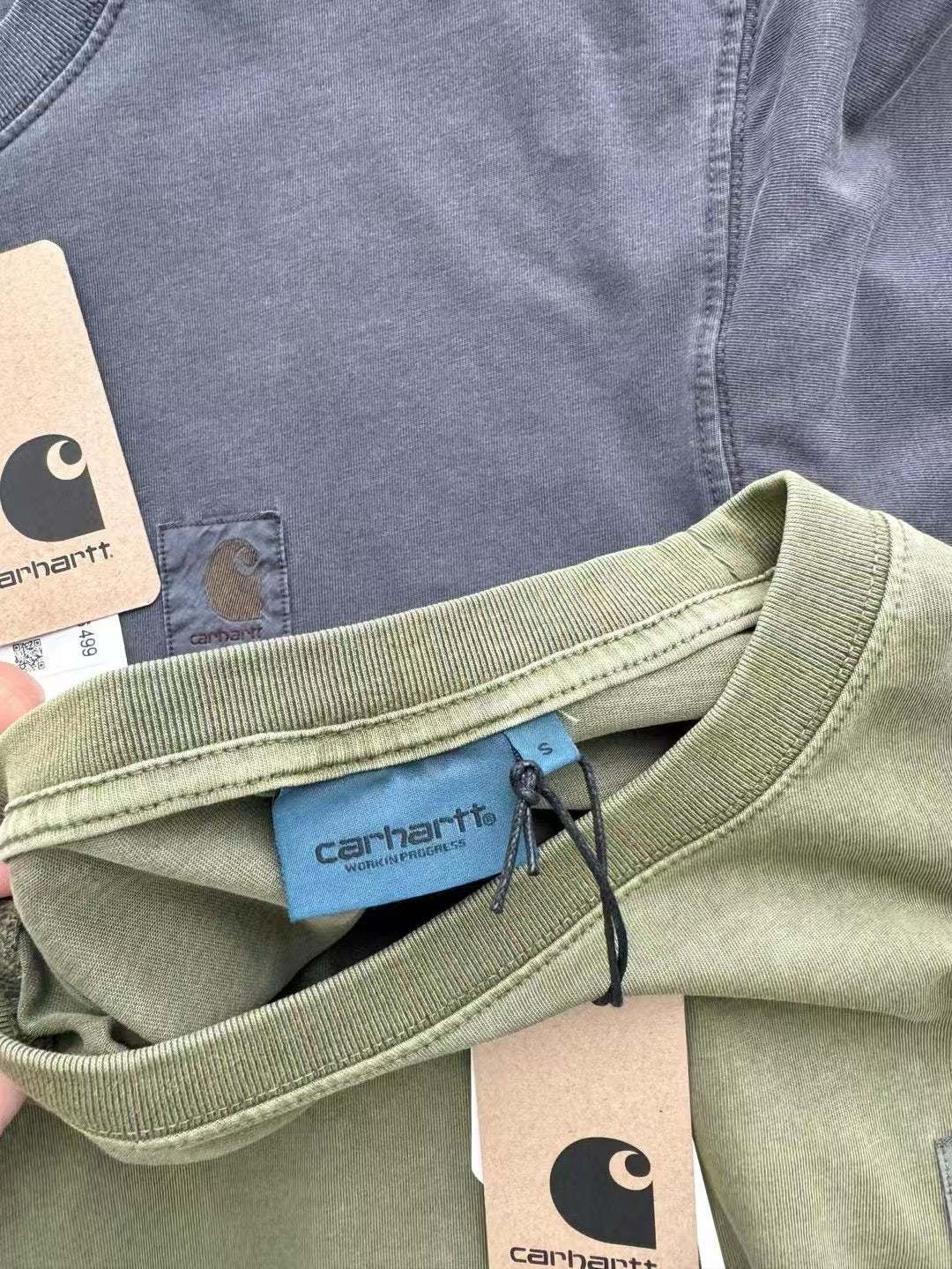 Carhartt 洗水字母tee
