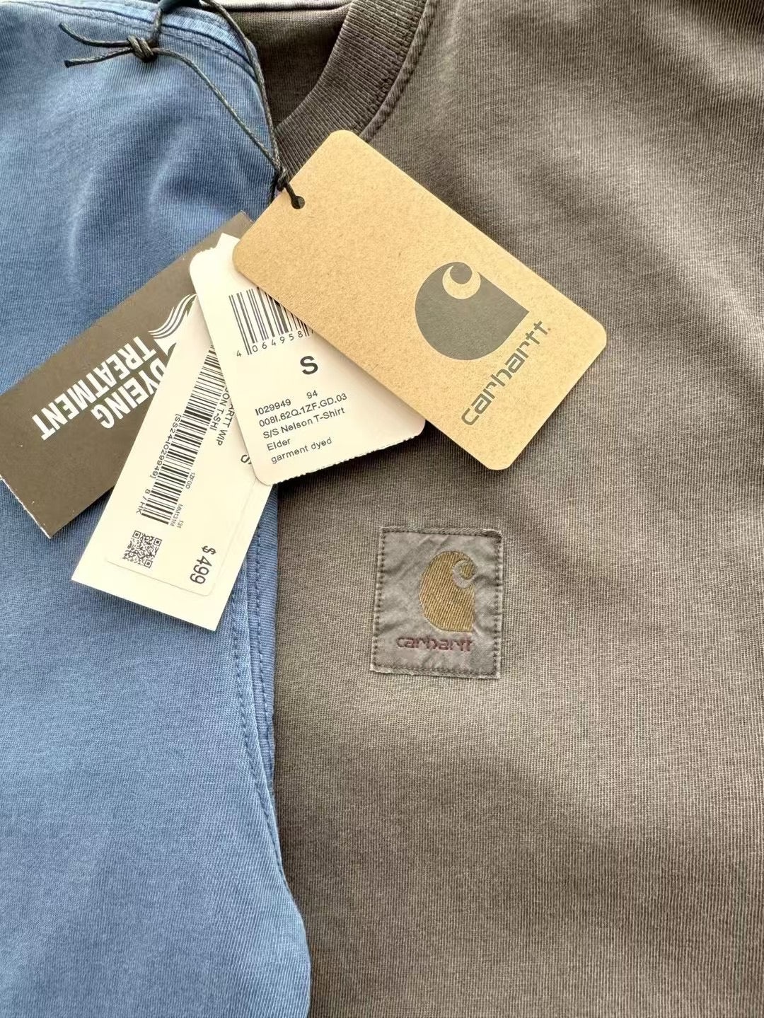 Carhartt 洗水字母tee