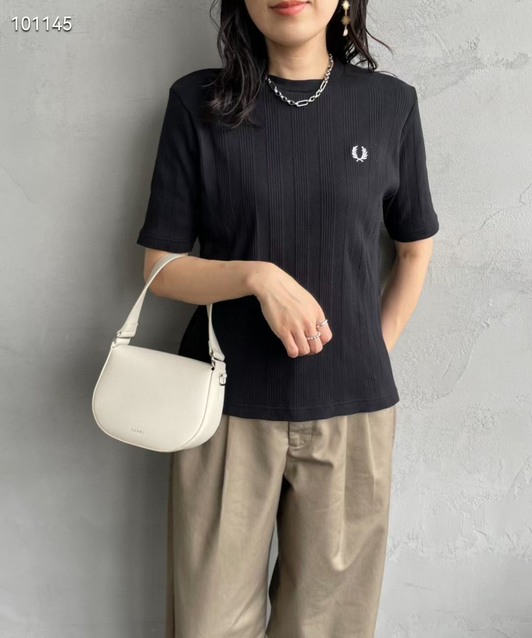 Free perry 羅紋料logo tee
