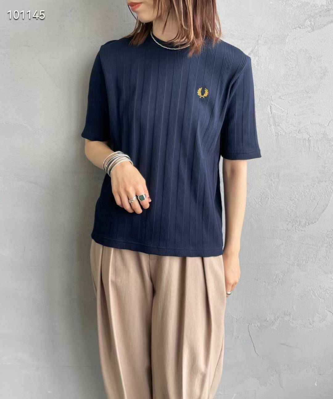 Free perry 羅紋料logo tee