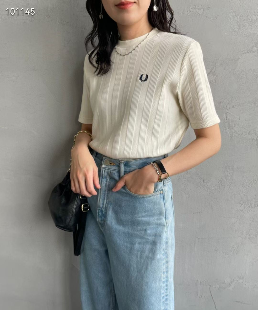 Free perry 羅紋料logo tee