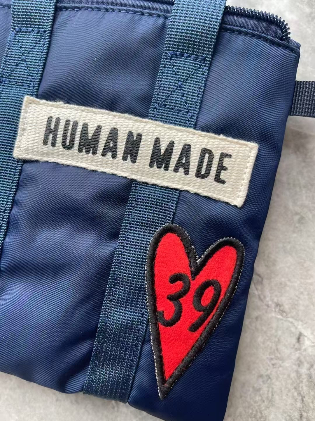 Human made襟章斜咩袋