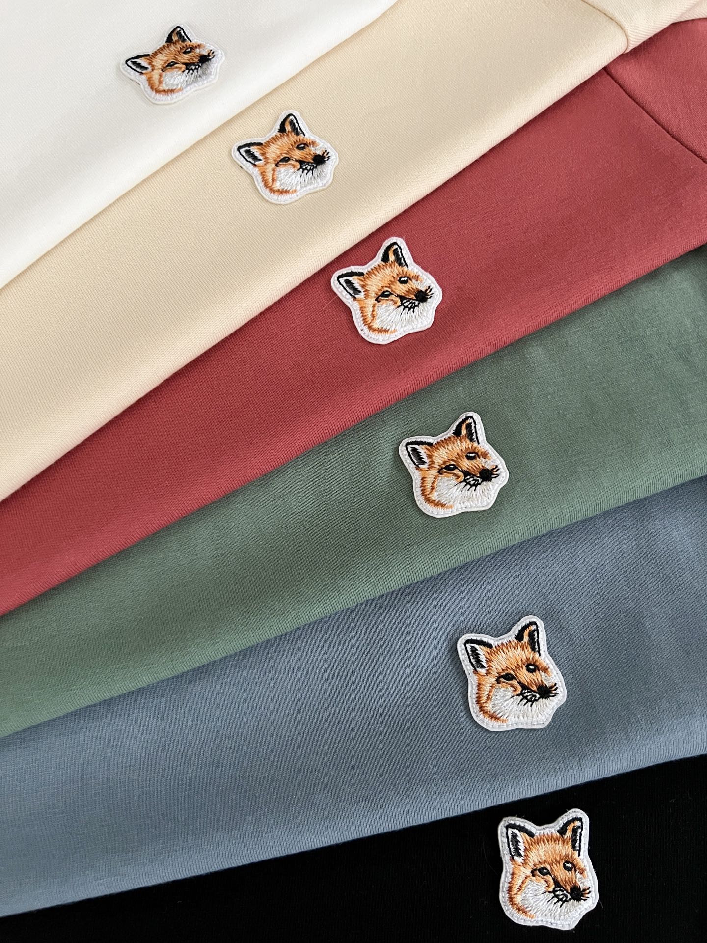 Maison Kitsune狐狸淨色tee