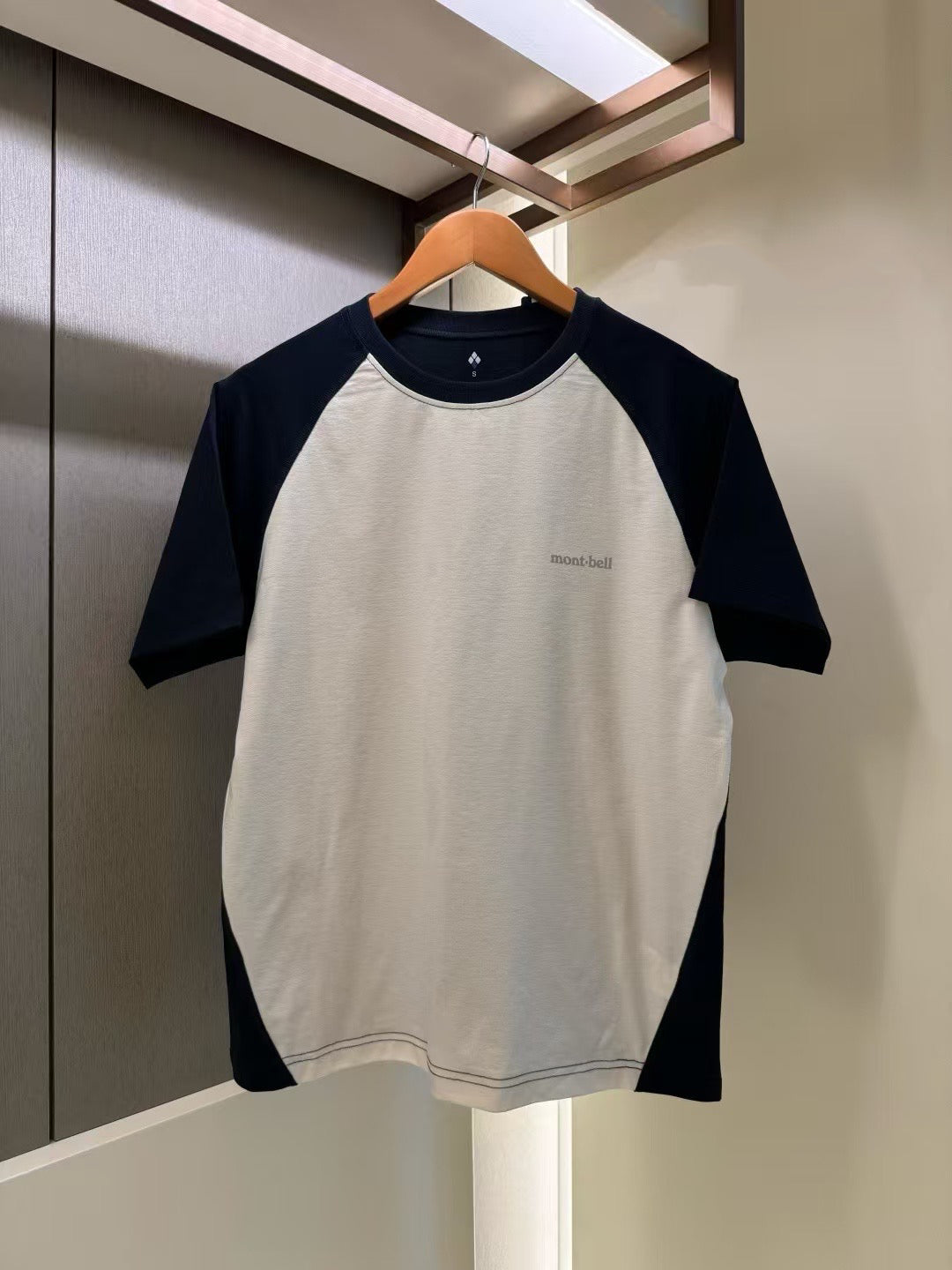 Mont bell logo tee