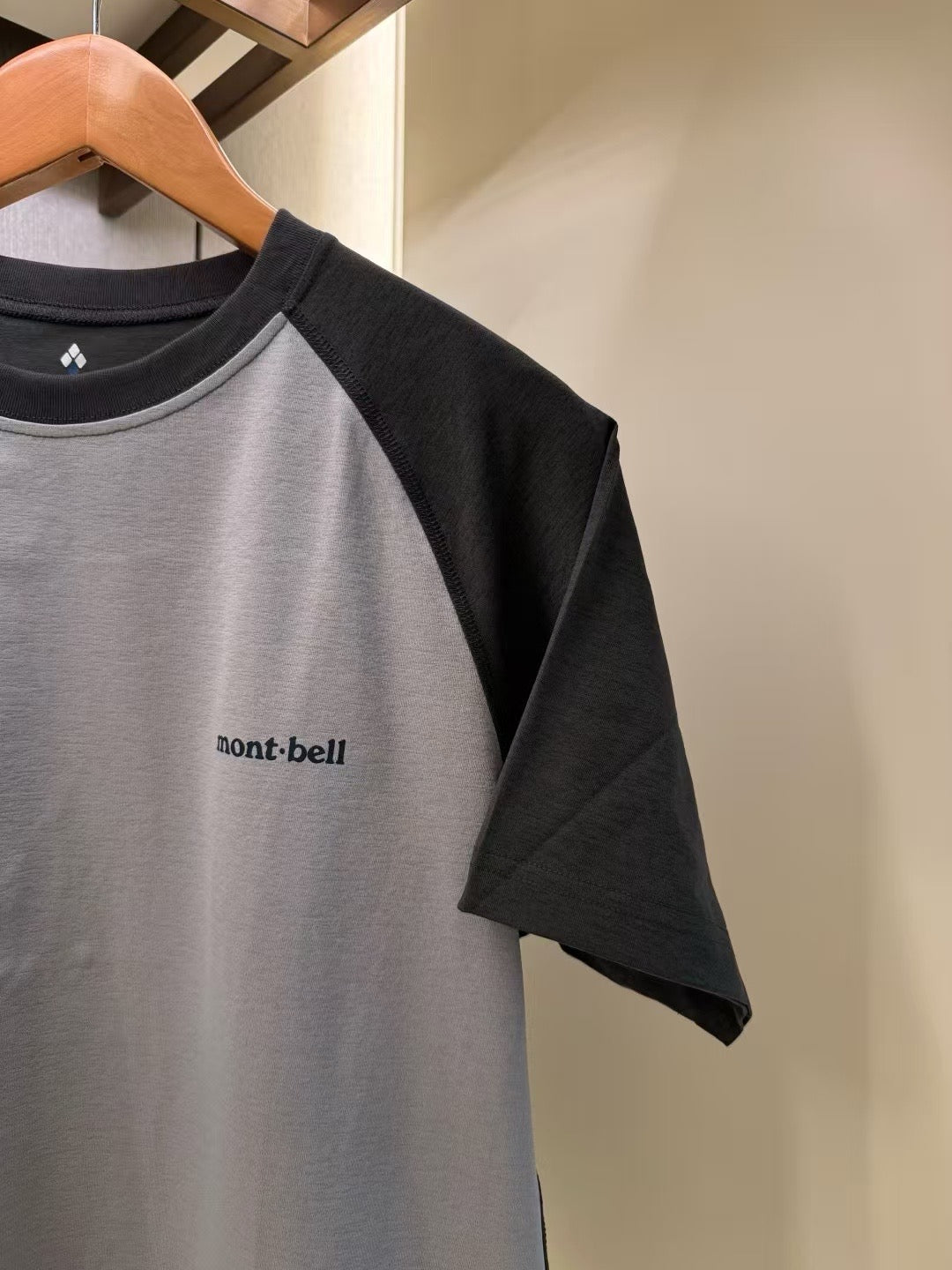 Mont bell logo tee