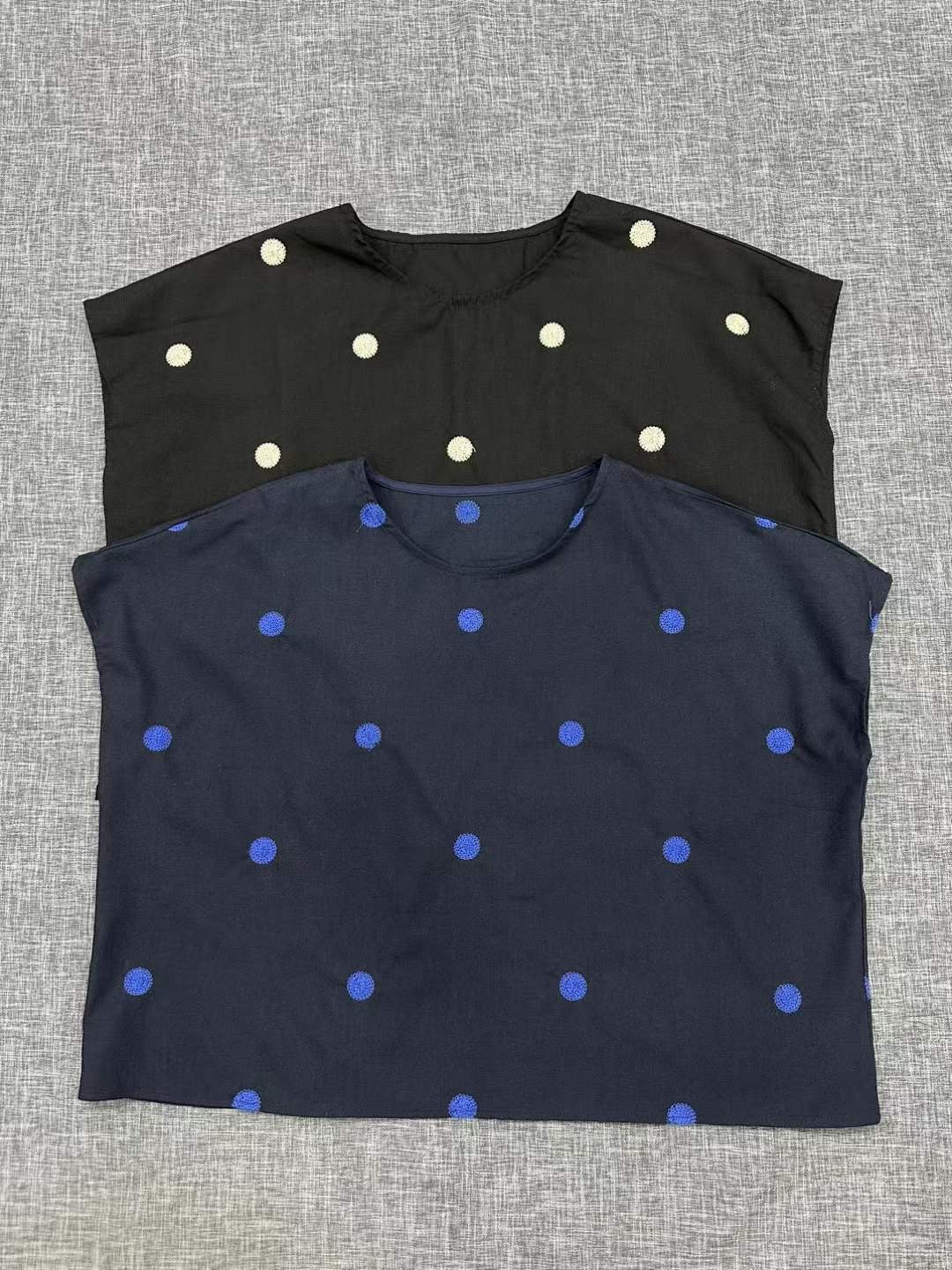 日單NOP波點刺繡tee