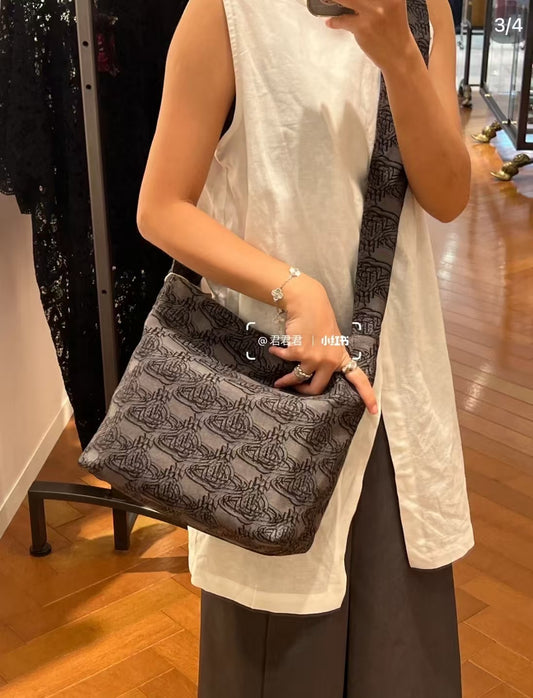 Vivienne Westwood logo 印花tote bag