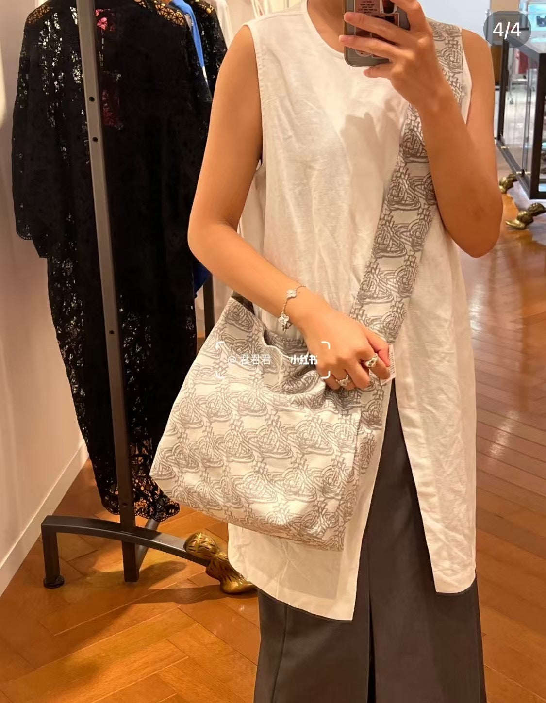 Vivienne Westwood logo 印花tote bag