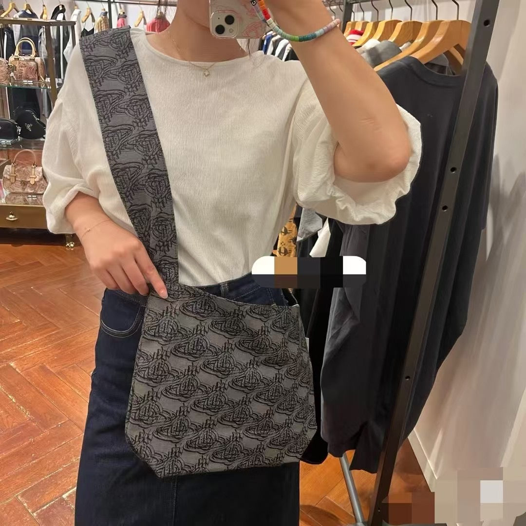Vivienne Westwood logo 印花tote bag