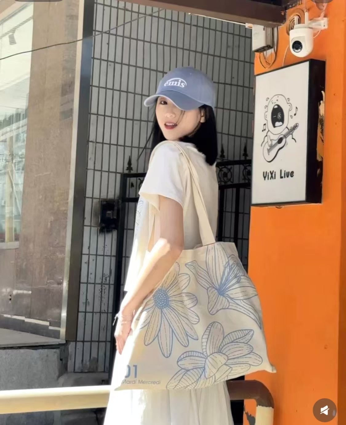 Mardi mercredi tote bag