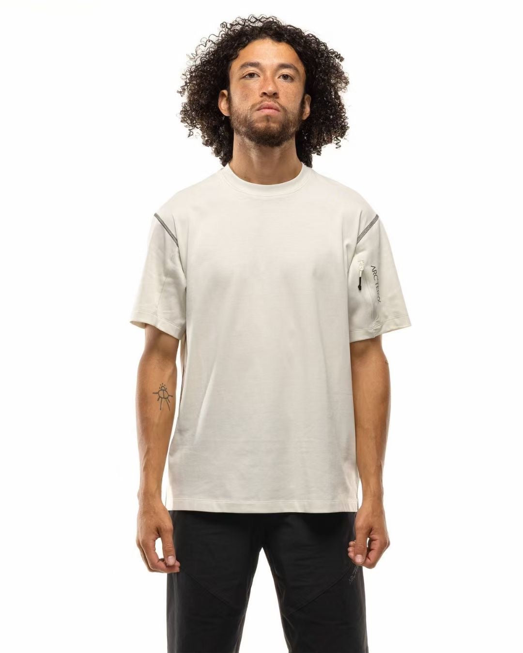 Arcteryx 吸汗速乾tee