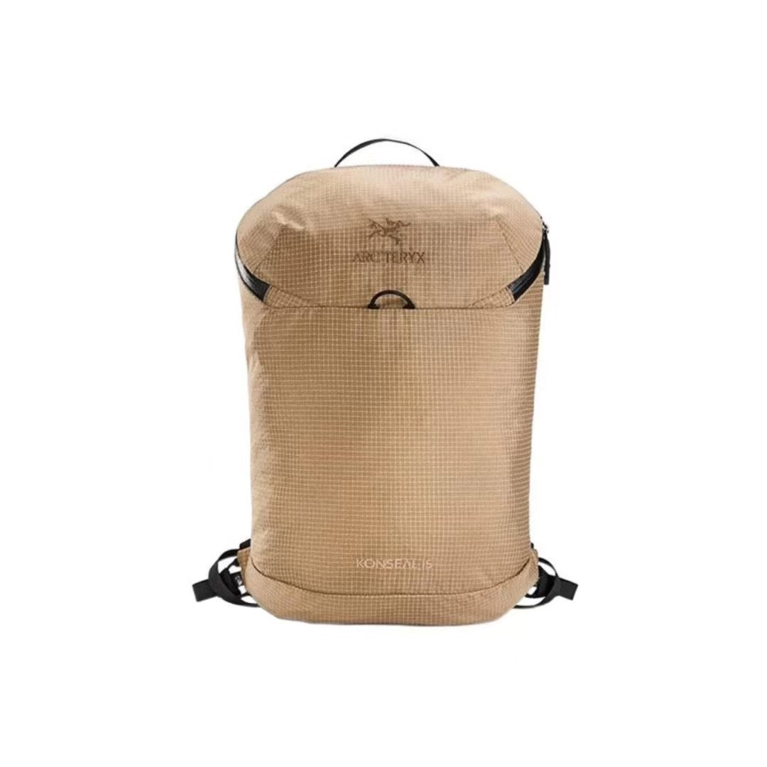Arcteryx格仔backpack