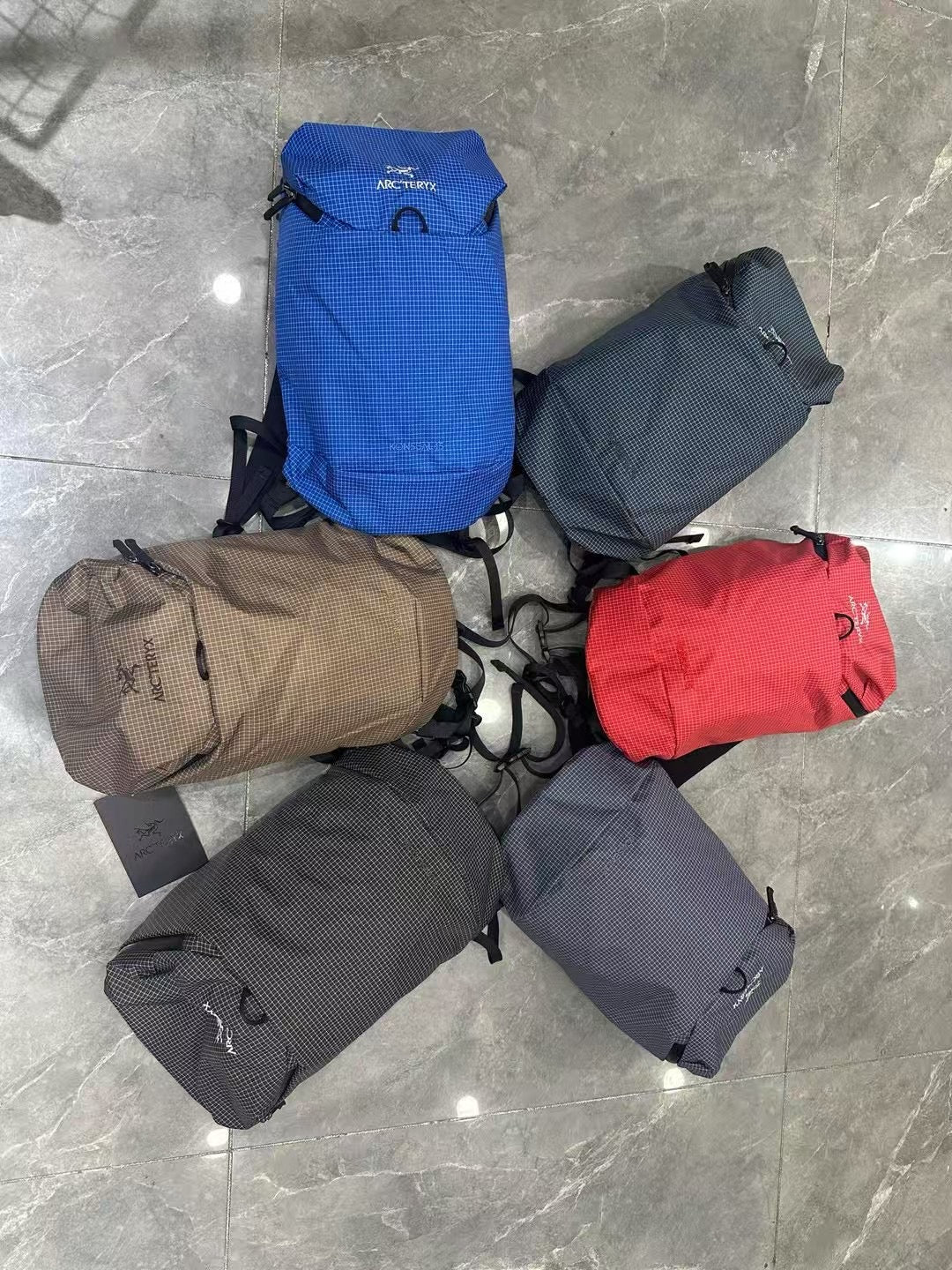 Arcteryx格仔backpack