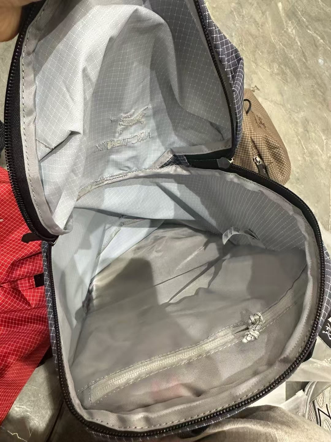 Arcteryx格仔backpack