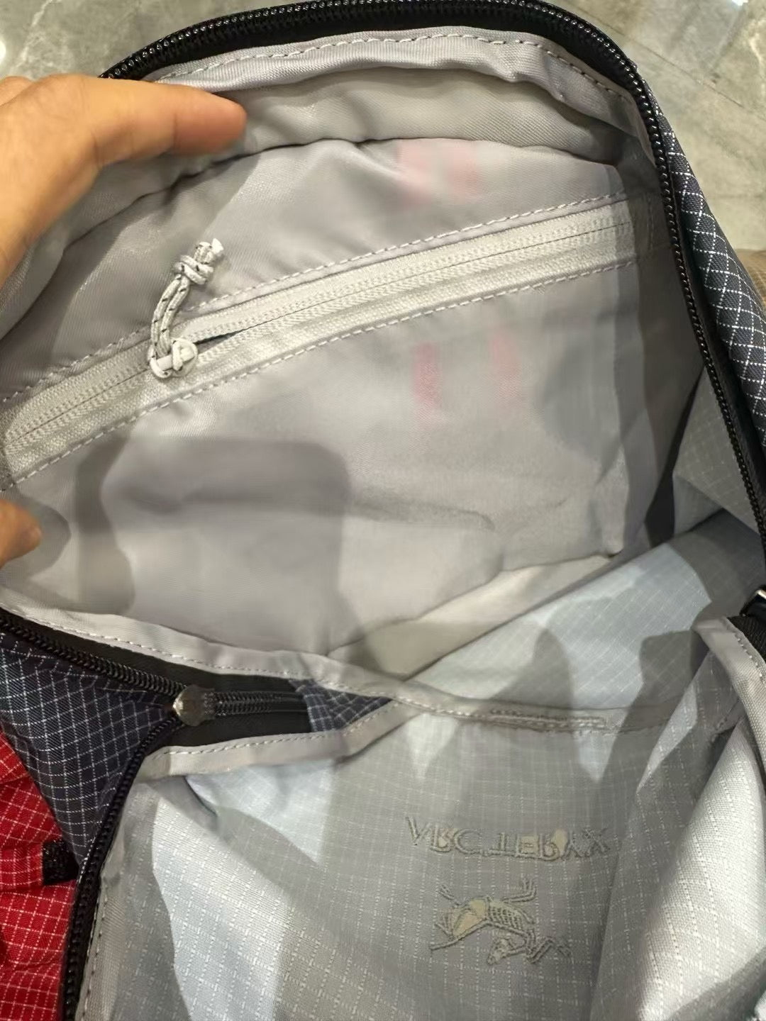 Arcteryx格仔backpack