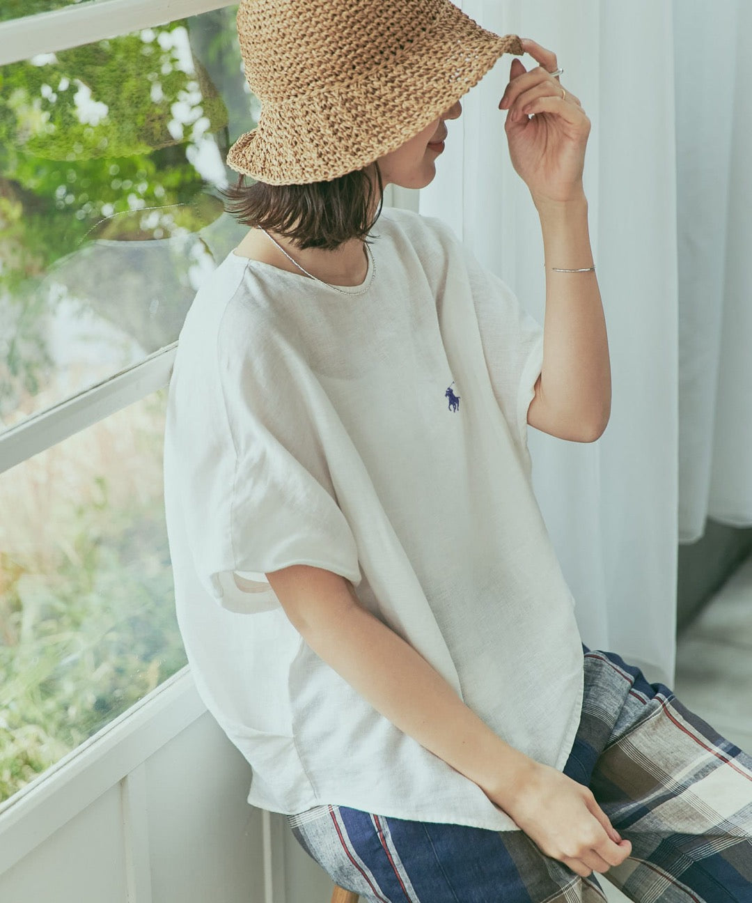 Polo亞麻料刺繡tee