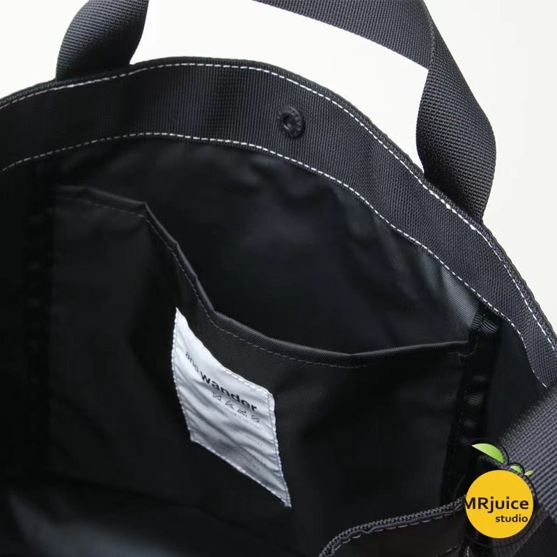 And wander防水tote bag