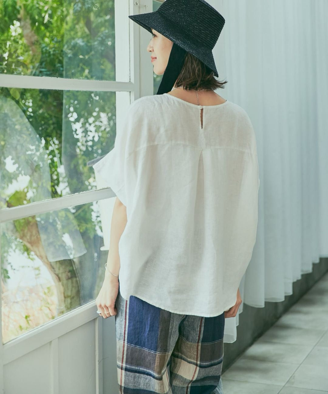 Polo亞麻料刺繡tee