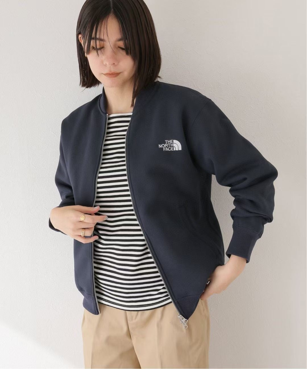TNF 淨色拉鏈刺繡jacket
