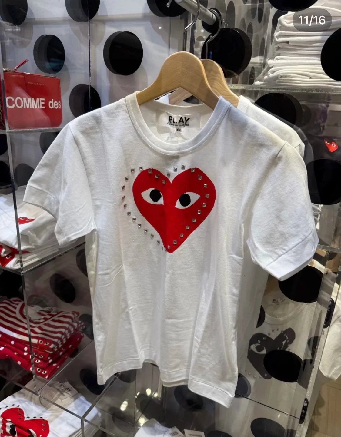 CDG play 鉚釘心心tee