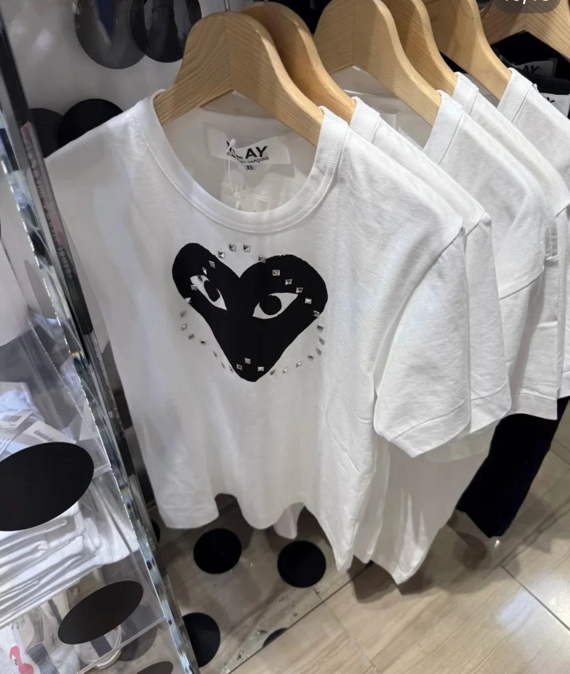 CDG play 鉚釘心心tee