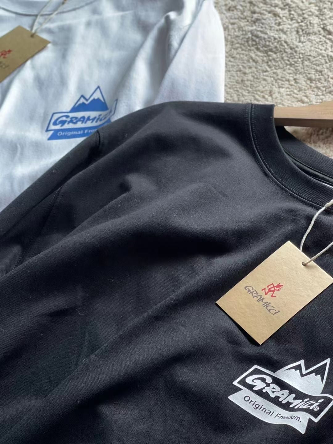 Gramicci 長袖logo tee
