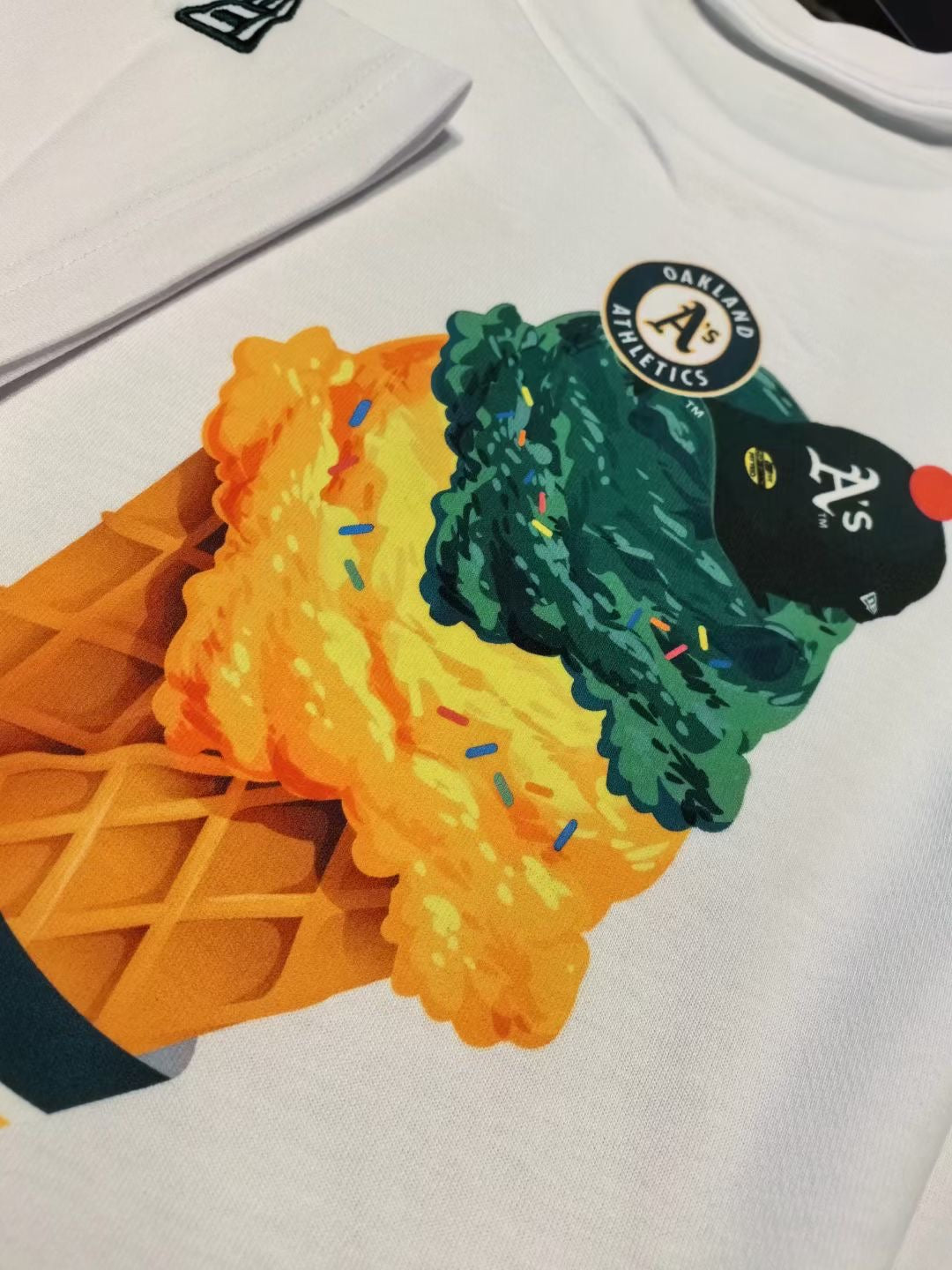 NEW ERA ice-cream tee
