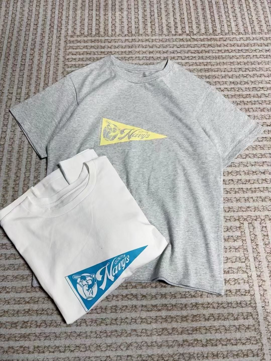 日單Par Ici logo tee