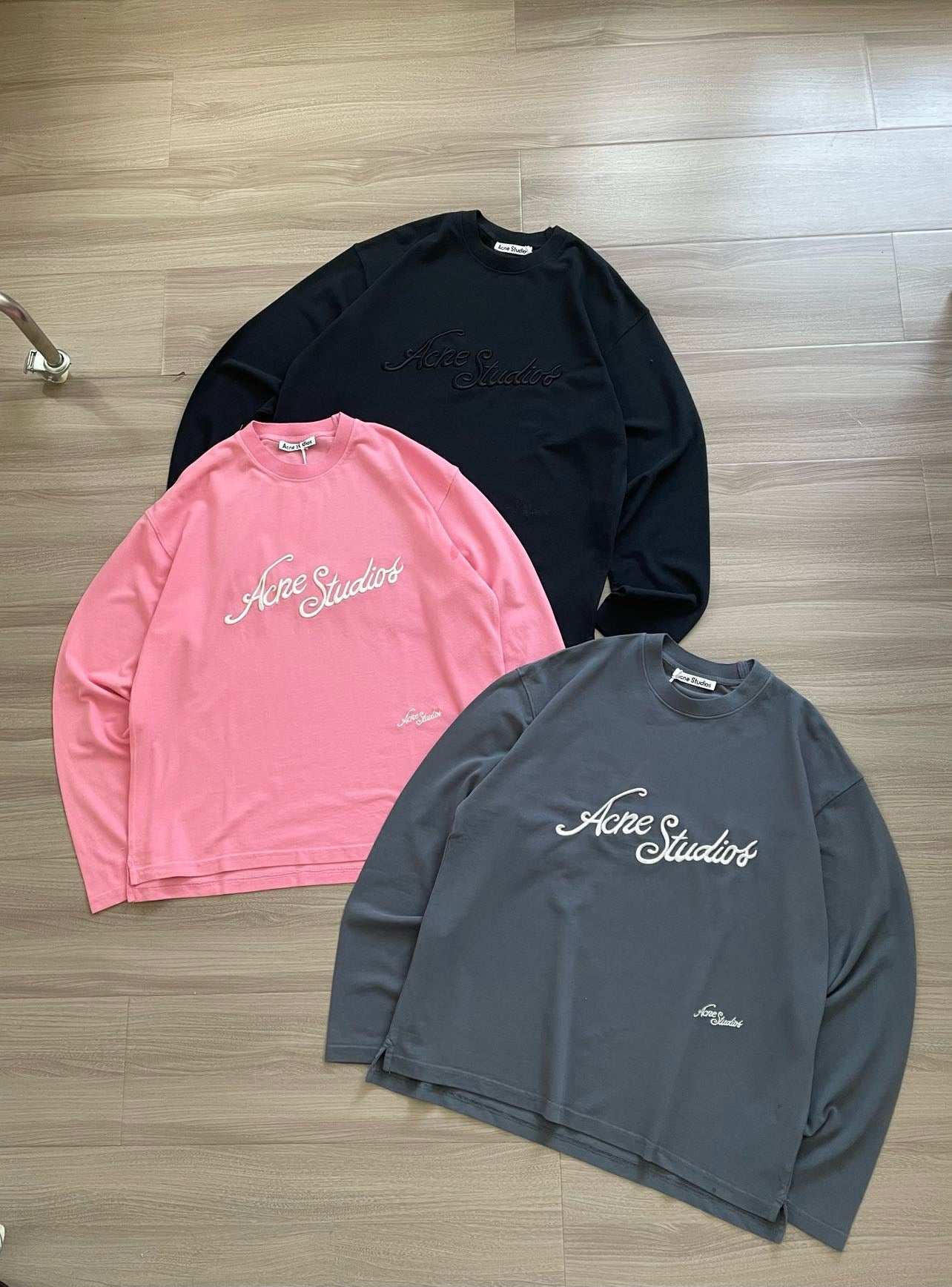 Acne studios 刺繡logo tee