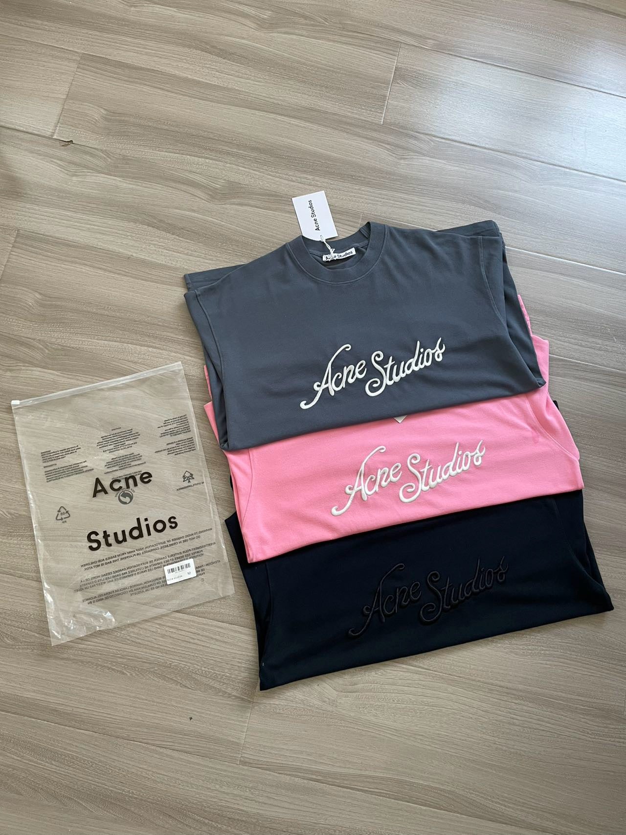 Acne studios 刺繡logo tee