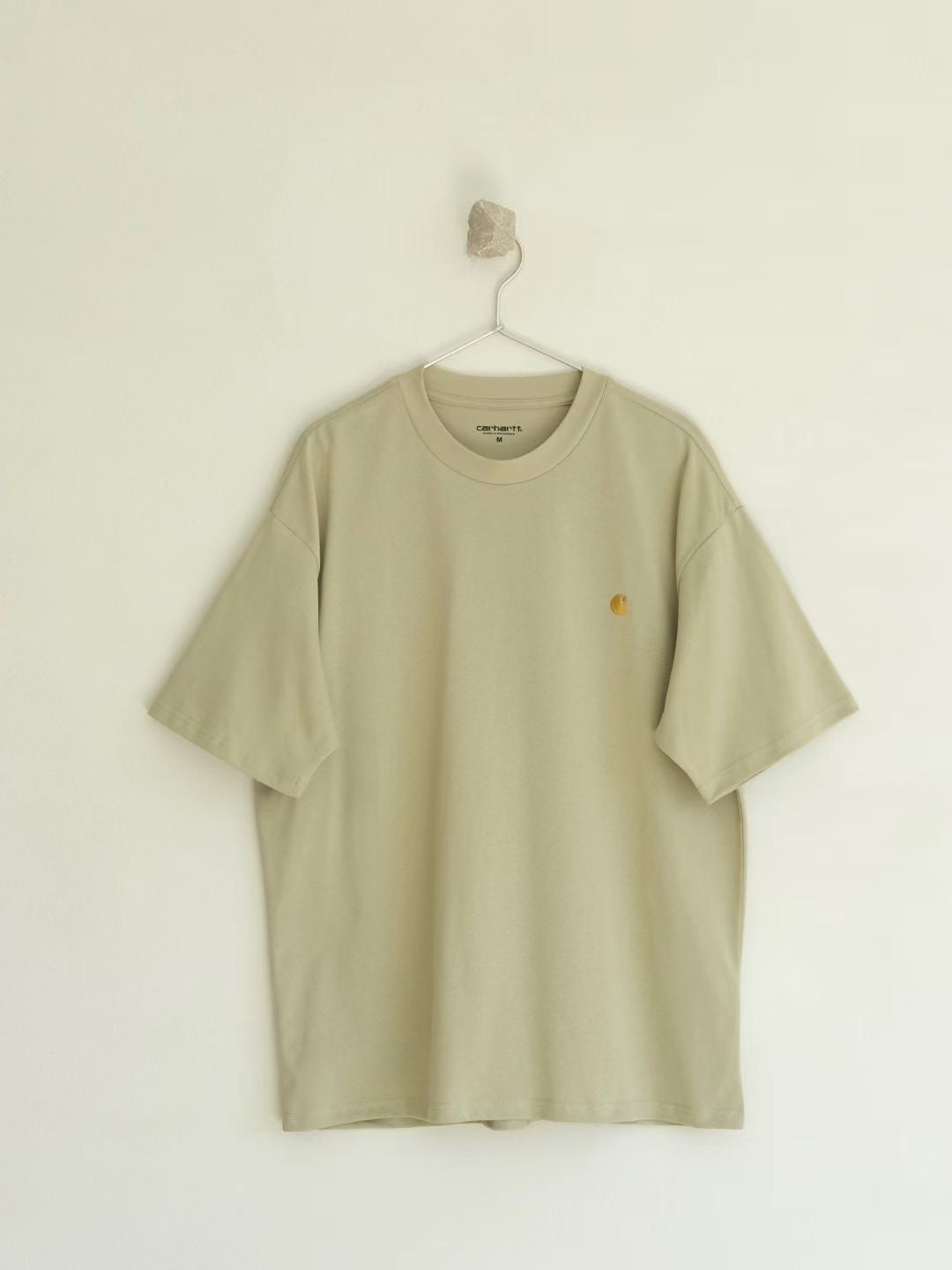 Carhartt 金色刺繡logo tee
