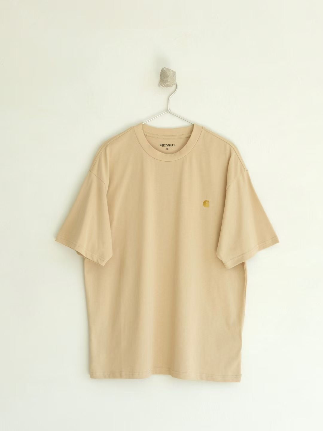 Carhartt 金色刺繡logo tee