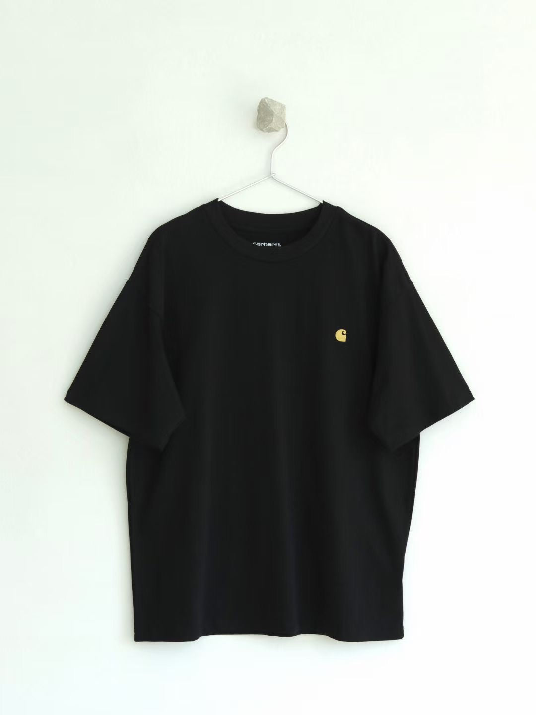 Carhartt 金色刺繡logo tee