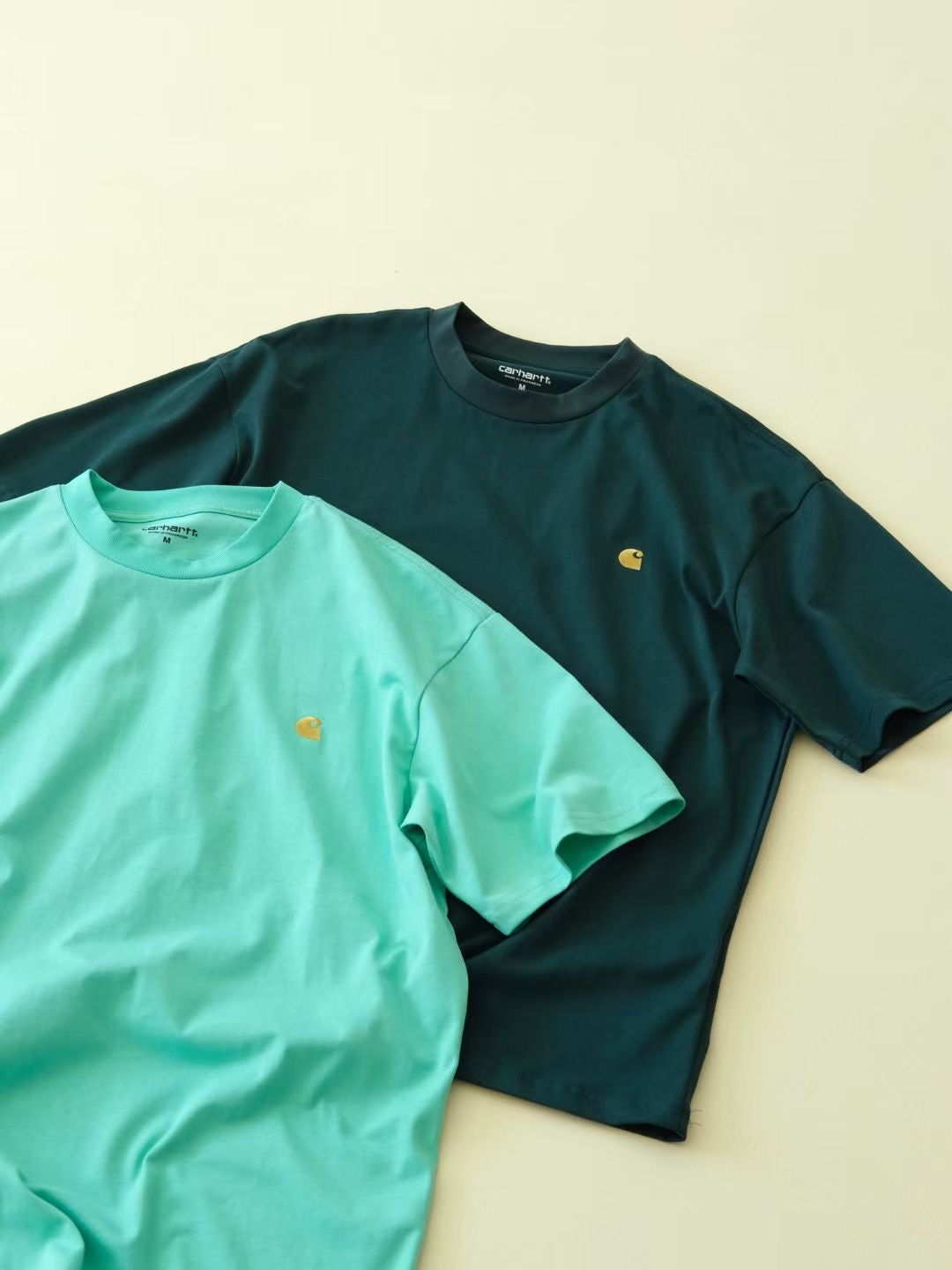 Carhartt 金色刺繡logo tee