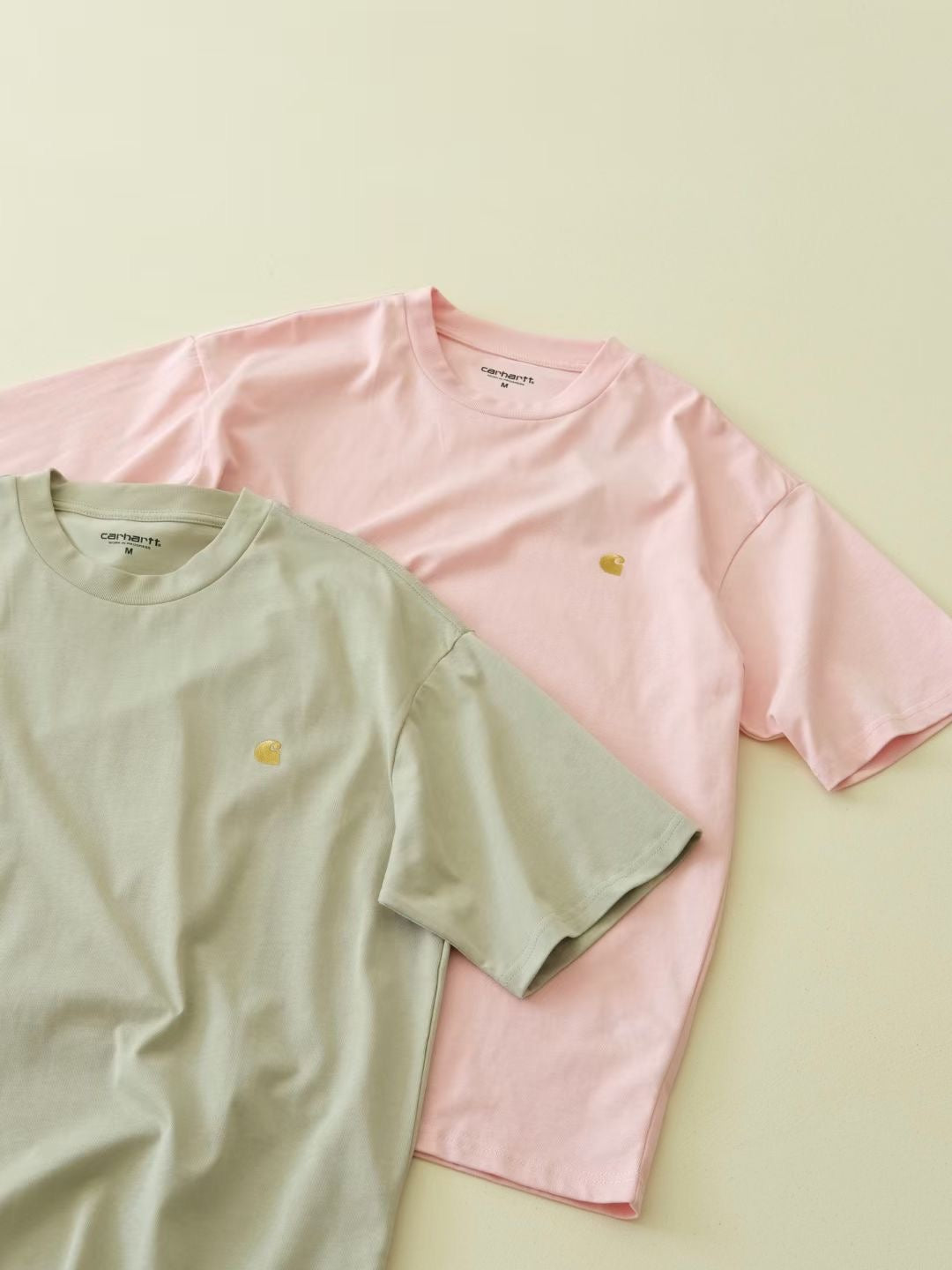 Carhartt 金色刺繡logo tee