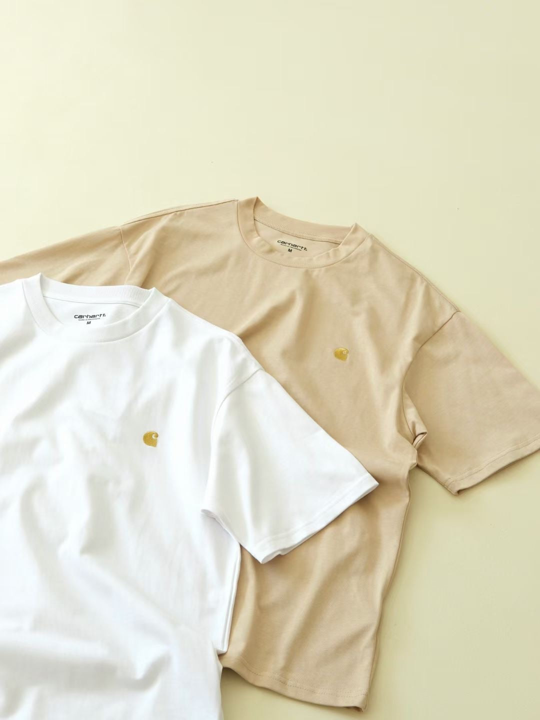 Carhartt 金色刺繡logo tee