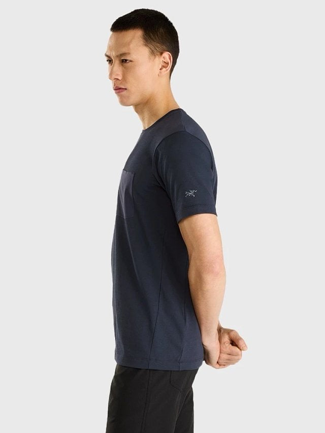 Arcteryx 透氣tee