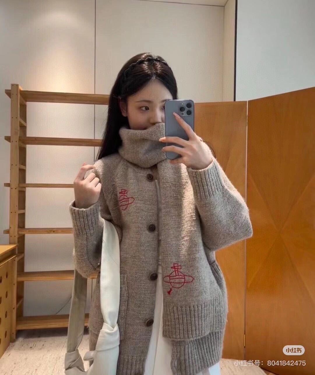 Vivienne Westwood cardigan 連頸巾