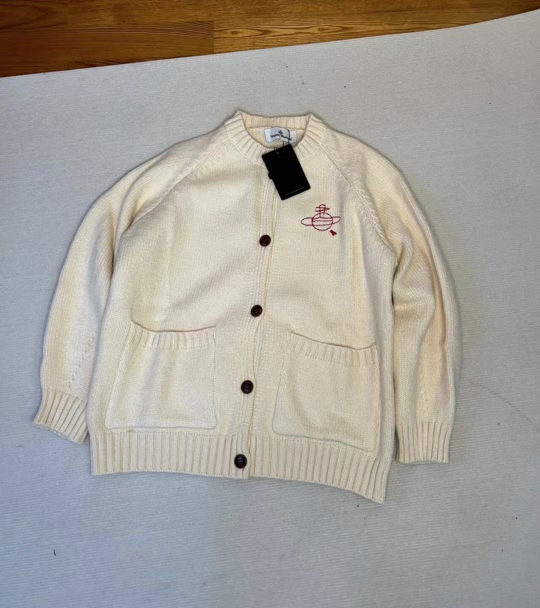 Vivienne Westwood cardigan 連頸巾