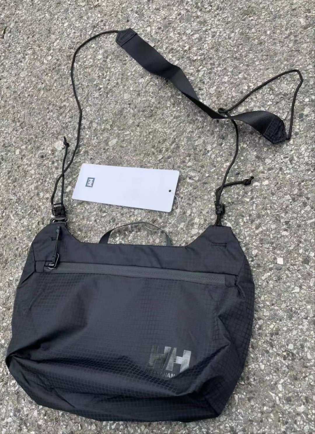 日單Helly Hansen 斜咩袋