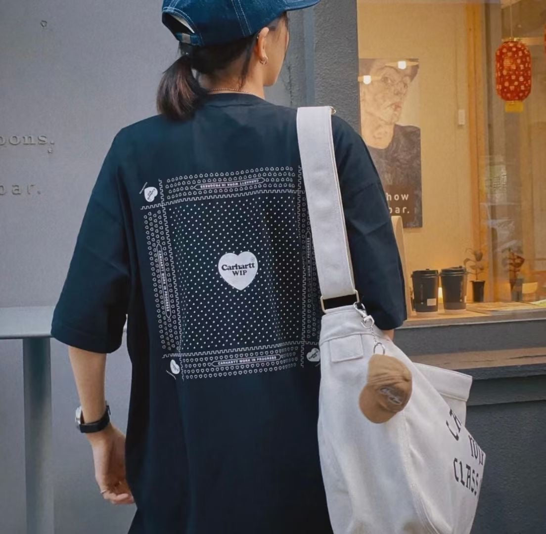 Carhartt 心心印花 tee