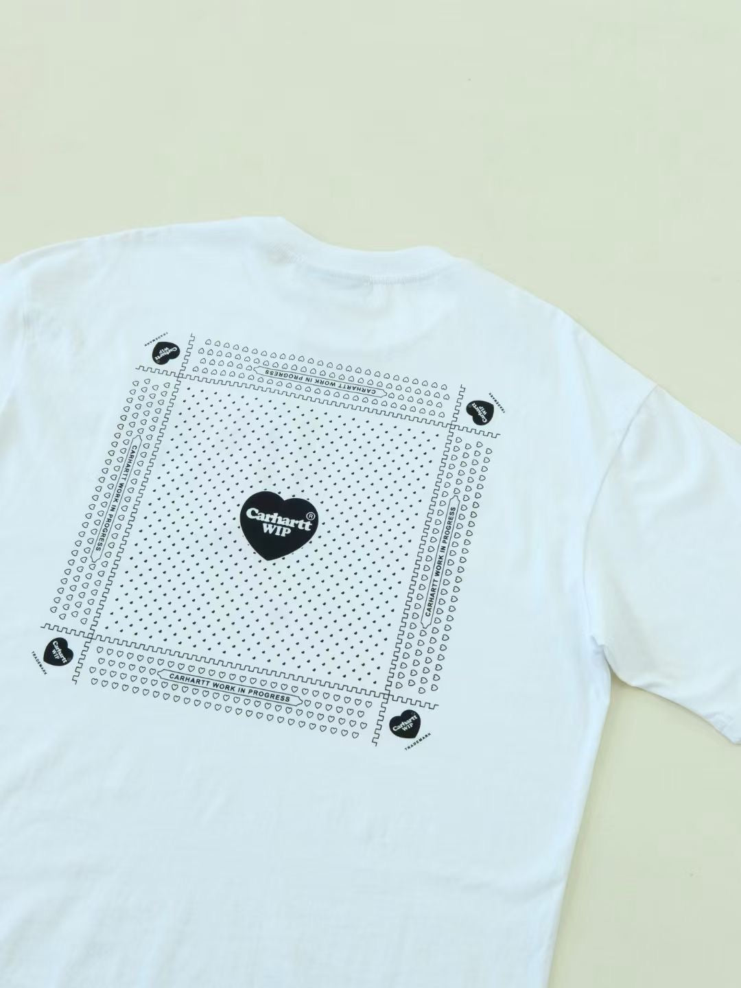 Carhartt 心心印花 tee