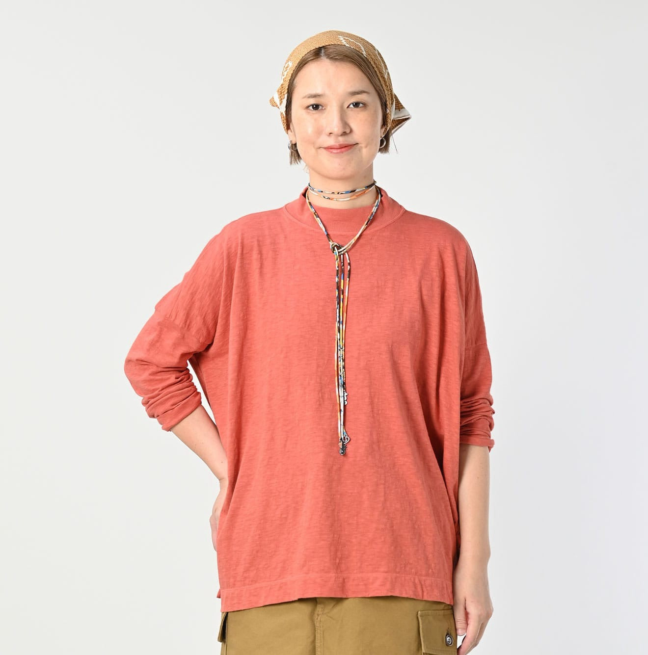 45R高領淨色tee