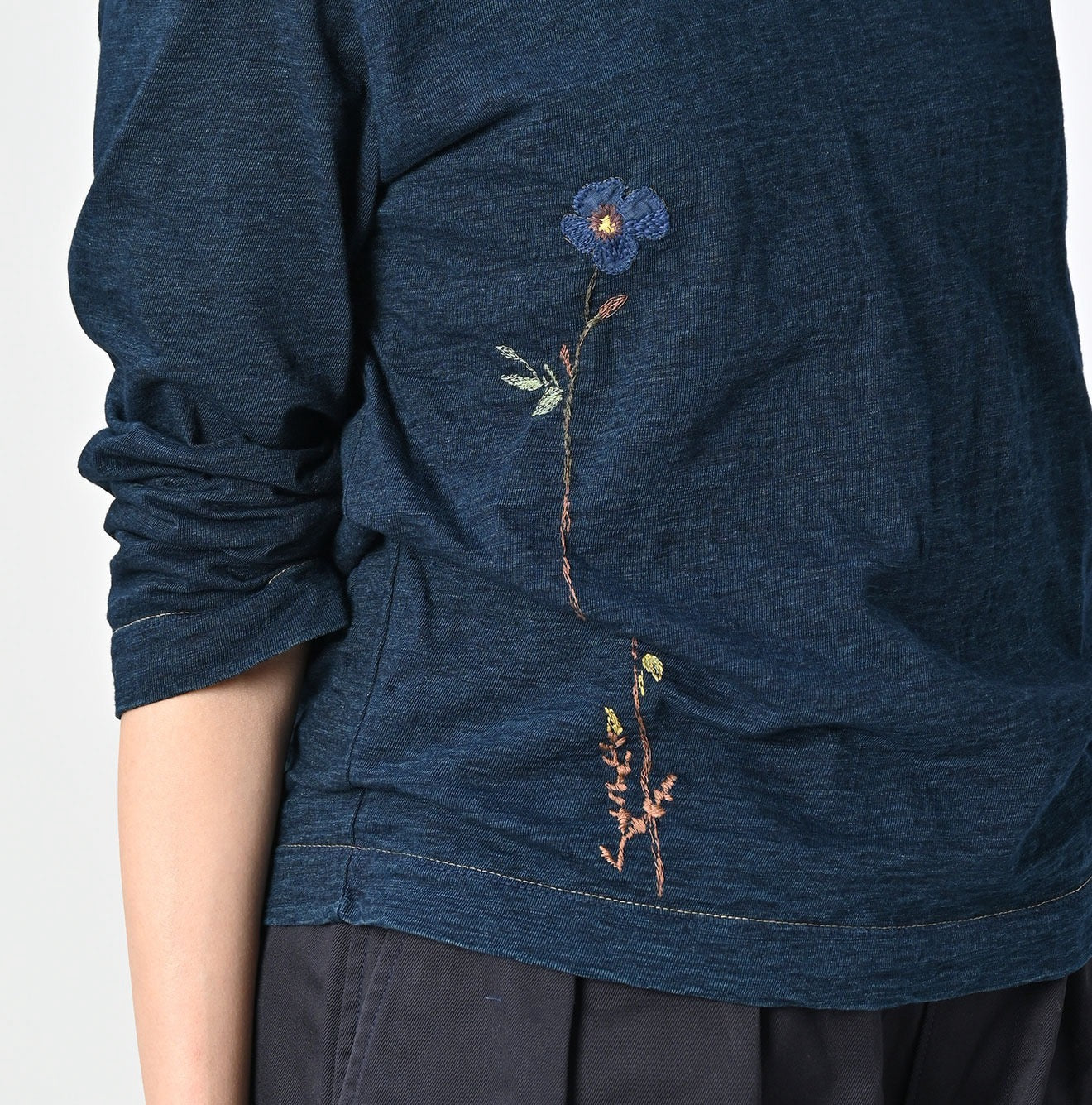 45R 靛藍刺繡長袖tee