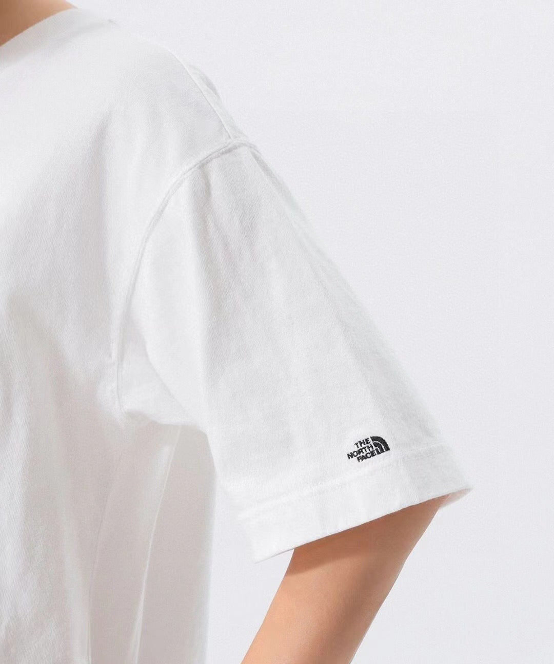The North Face不規則tee