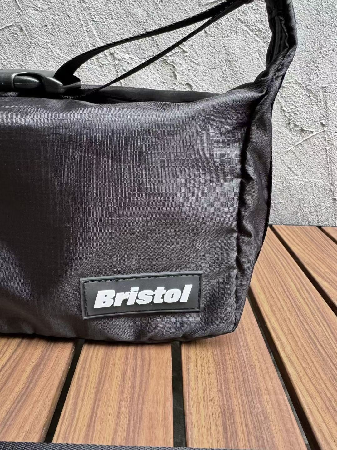 Bristol斜咩袋