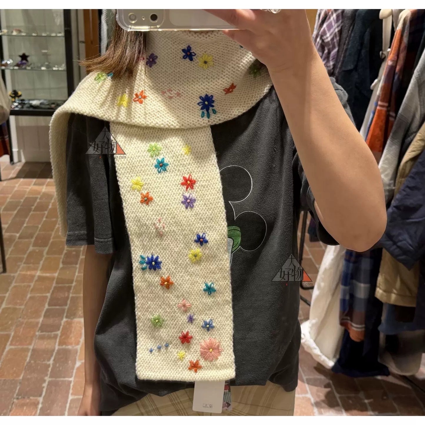 Beams boy 羊毛花朵刺繡頸巾