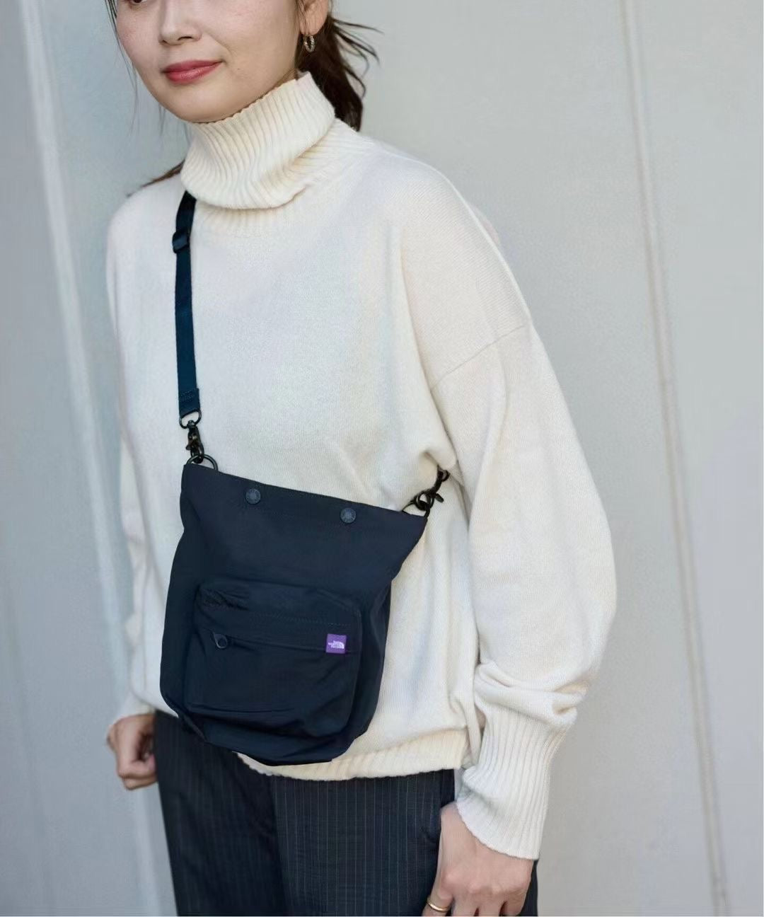 TNF mountain wind multi防潑水斜咩袋